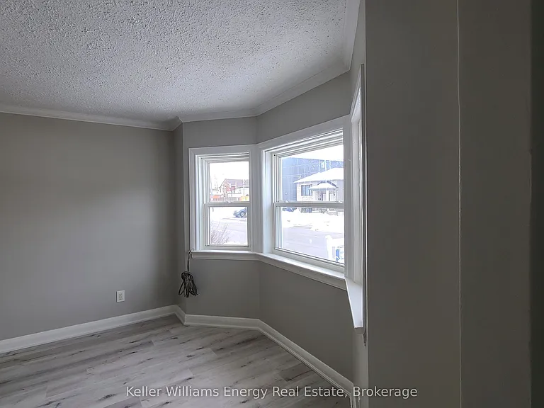 201 Celina St #UPPER — Photo 5