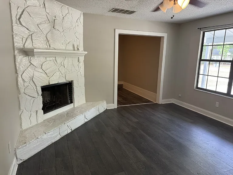 2120 Blair Rd — Photo 8