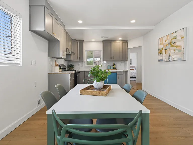 2037 S 3rd St — Photo 16
