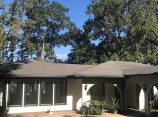 525 Lakeshore Dr, Monroe, LA 71203