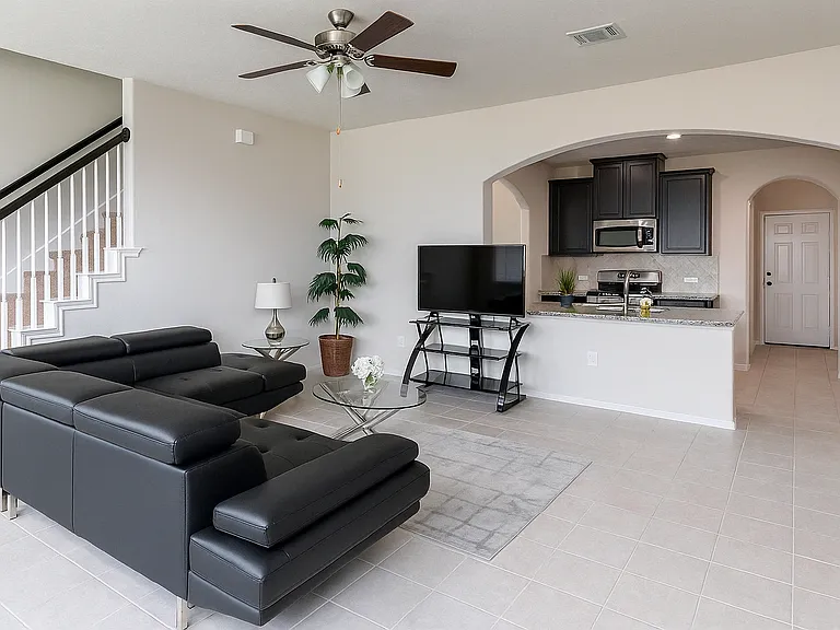 8311 Greys Ln — Photo 5