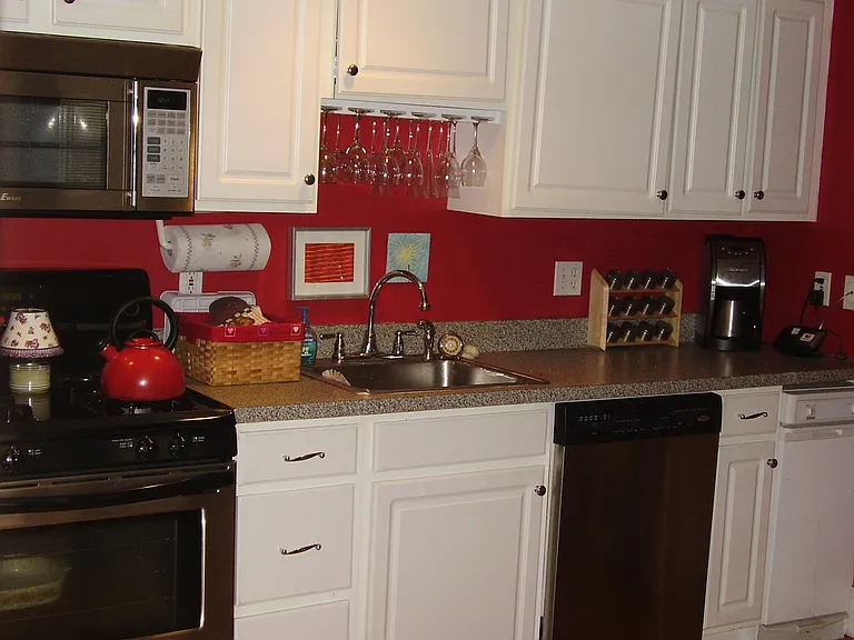 352 W 3rd St #16 — Photo 5
