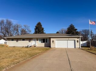 120 Sunset Dr, Lexington, NE 68850