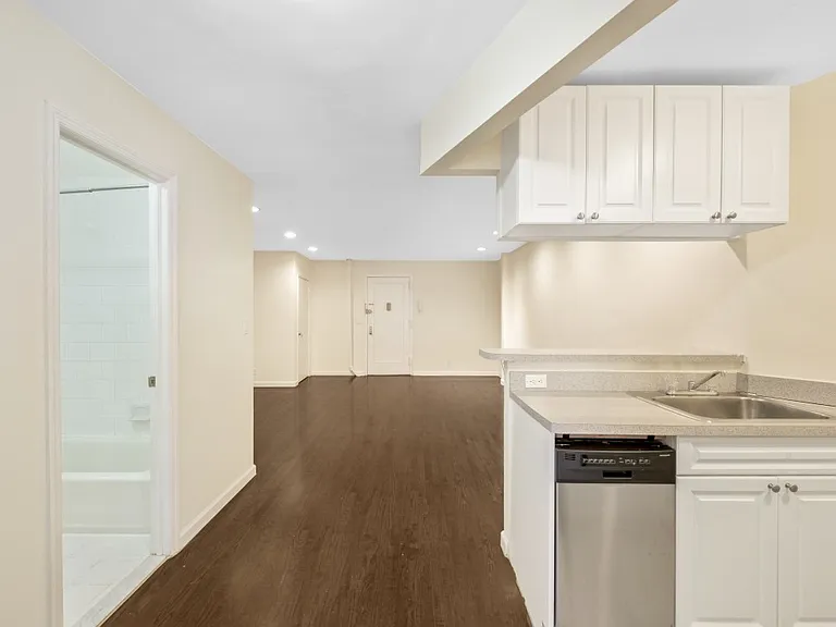 1382 1st Ave #2 — Photo 3
