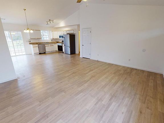 3rd image of 2 Bodine Dr #2