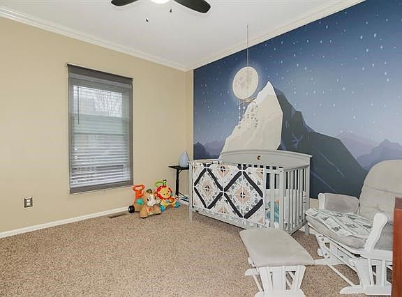 5th image of 912 Plum Rose Dr