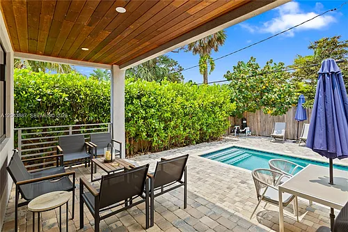 809 SW 10th Ter Photo 1