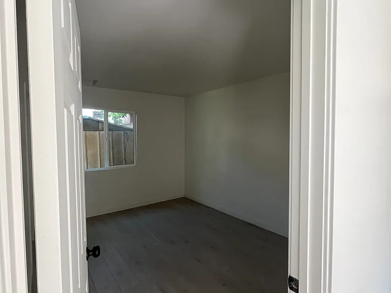 14629 Haynes St — Photo 10