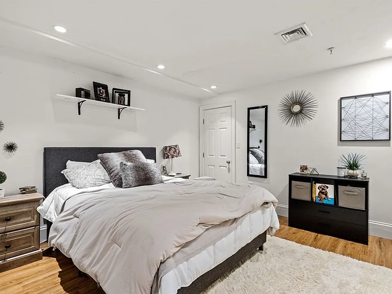209 D St #2 — Photo 17