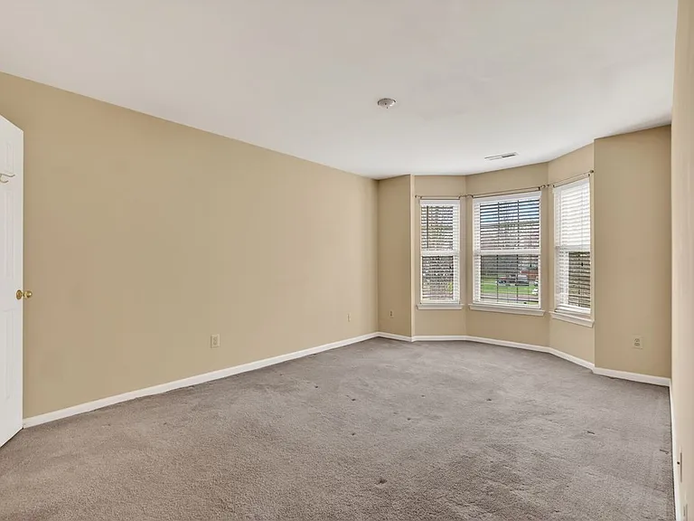 4202 Waltham Ct — Photo 13