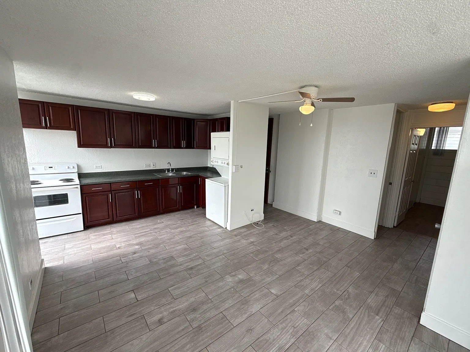 2 bed, 736 sqft, $2,183 — Photo 2