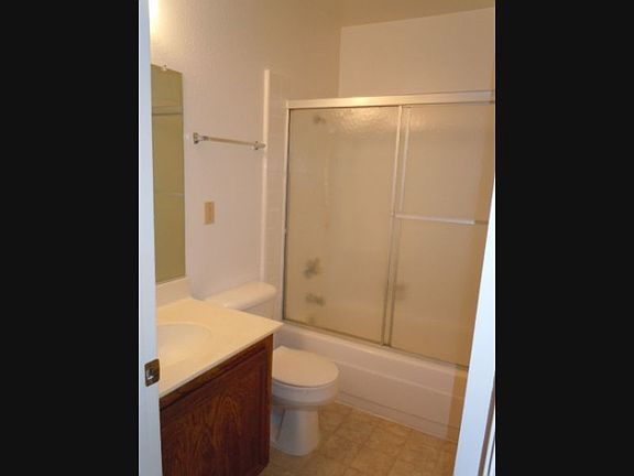 5th image of 2585 Tiller Ave