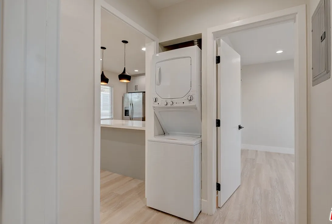 2 bed, 700 sqft, $3,100 — Photo 4