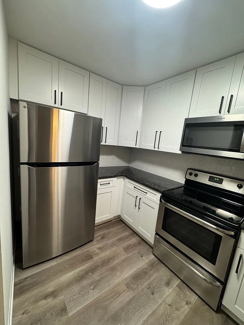 Renovated 2BR Condo in Maple Shade — Photo 4