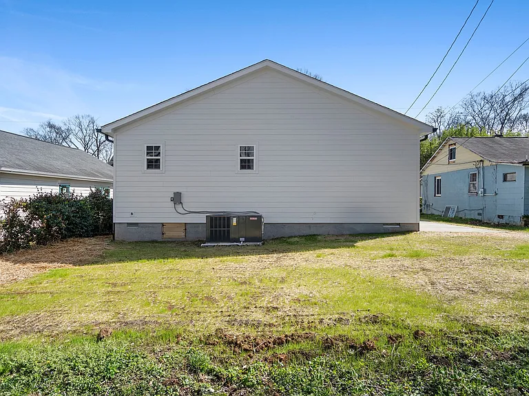 930 Glass St — Photo 34
