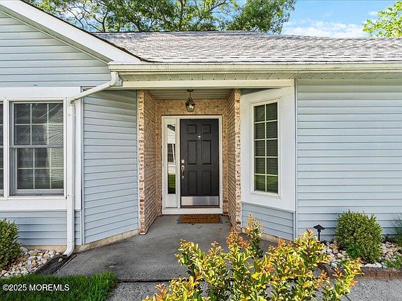 4th image of 1635 Lacebark Ct