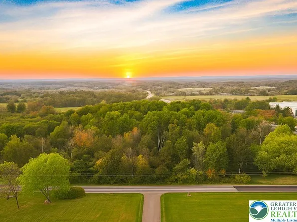 5043 Chapmans Rd S, Allentown, PA 18104