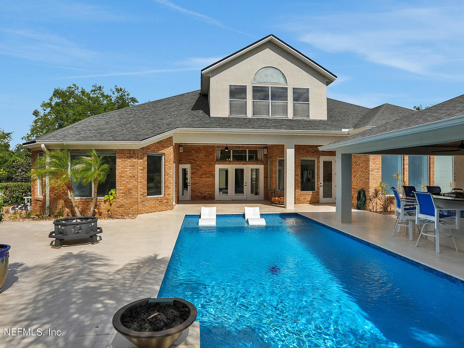 6 bed, 5.0 bath, 4412 sqft, $6,500 — Photo 3