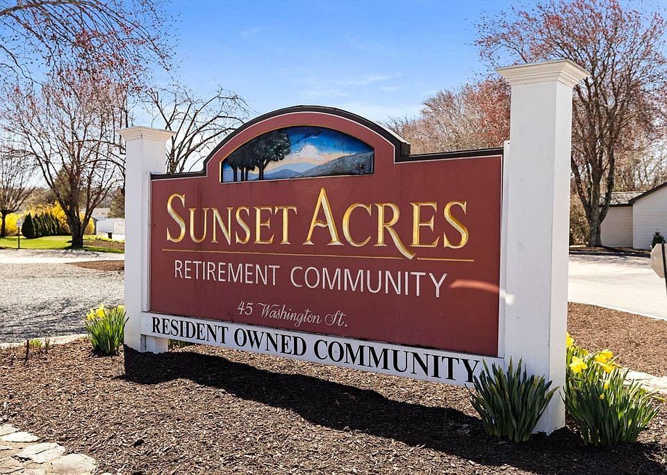 1st image of 8 Sunset Ln