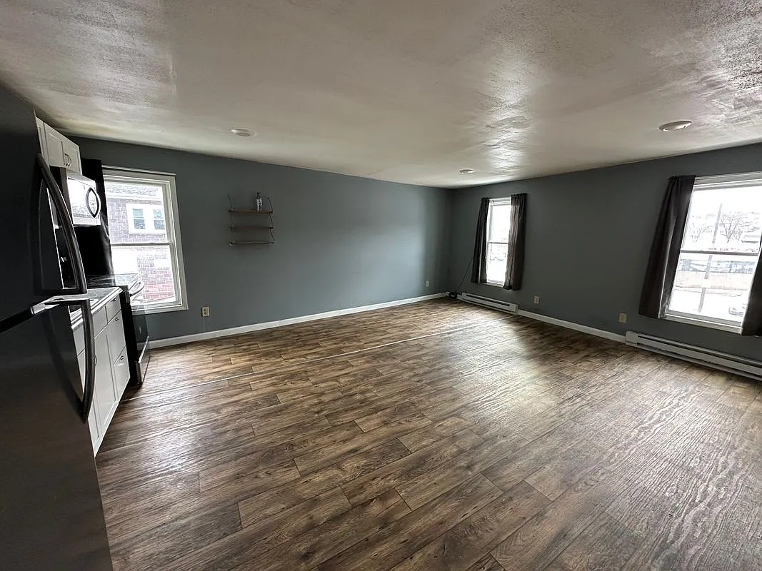 Building Photo - 107 W Pulteney St #203