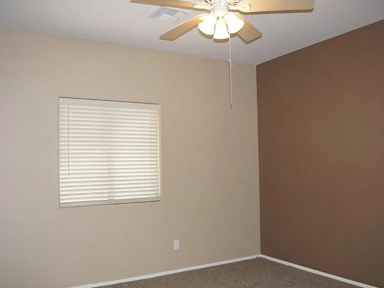 3761 W Wayne Ln — Photo 26