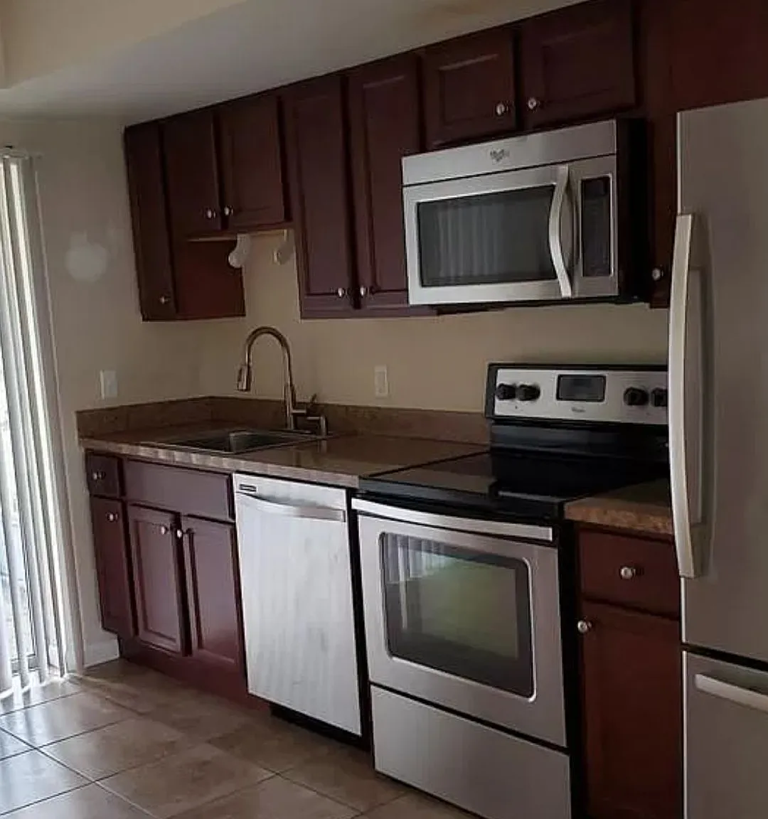 2 bed, 950 sqft, $1,500 — Photo 1