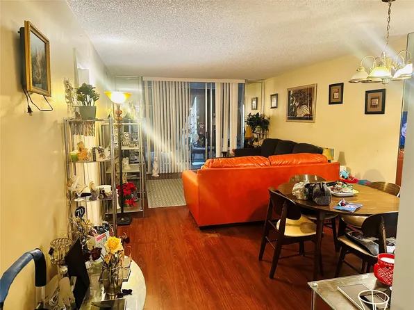 3070 NW 48th Terrace #307, Lauderdale Lakes, FL 33313