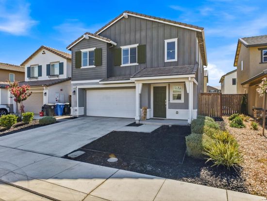475 Half Dome Dr, Manteca, CA 95337