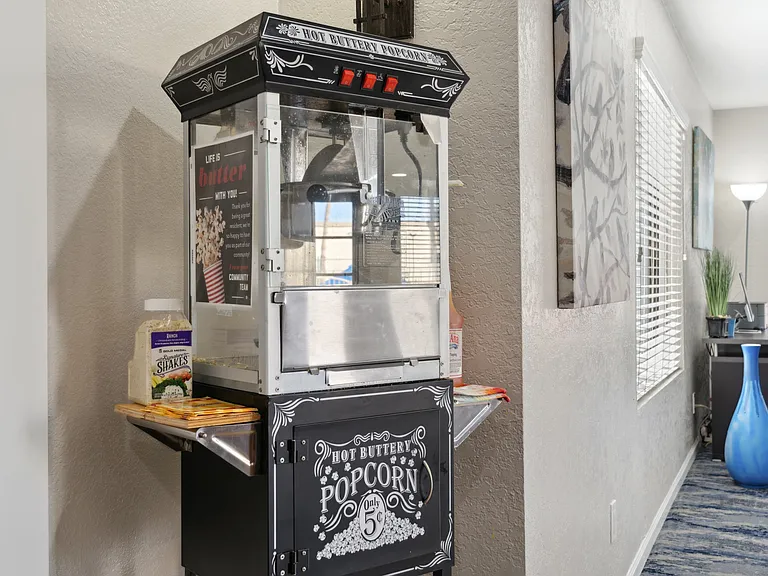 Complimentary Popcorn | Shorebird Apartments