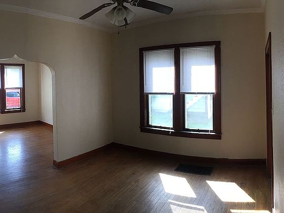 DOWNSTAIRS UNIT DINING ROOM