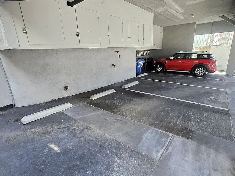 323 N Rampart Blvd #7 — Photo 9