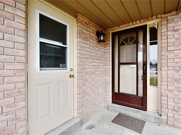 3rd image of 1088 Leslie Dr