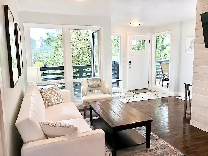2075 Elanco Ave — Photo 1