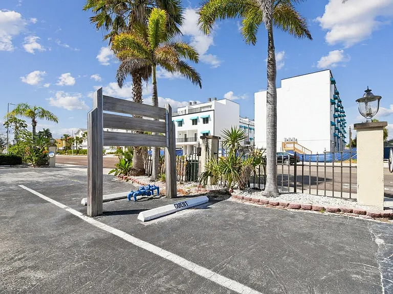 15400 Gulf Blvd #ID1386049P — Photo 41