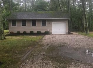 869 Woods Rd, Pasadena, MD 21122