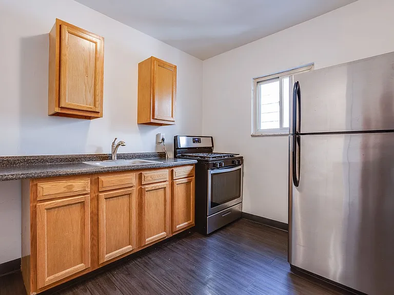 09 - 757 E Warrington — Photo 15