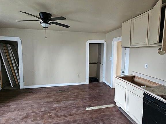 5th image of 4501 Mary Ave