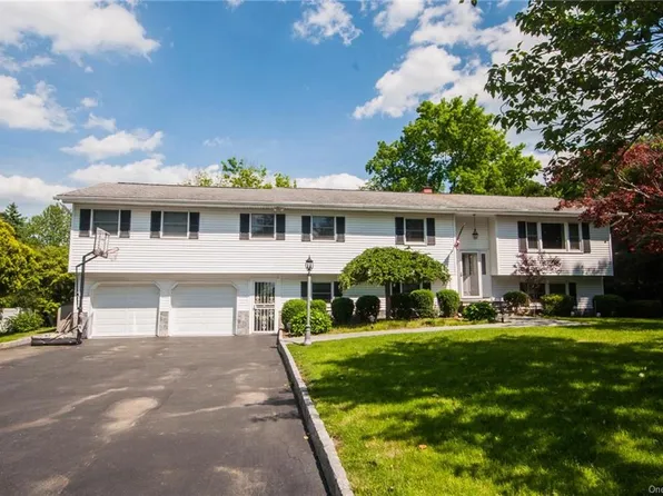 3126 Quinlan St, Yorktown Heights, NY 10598