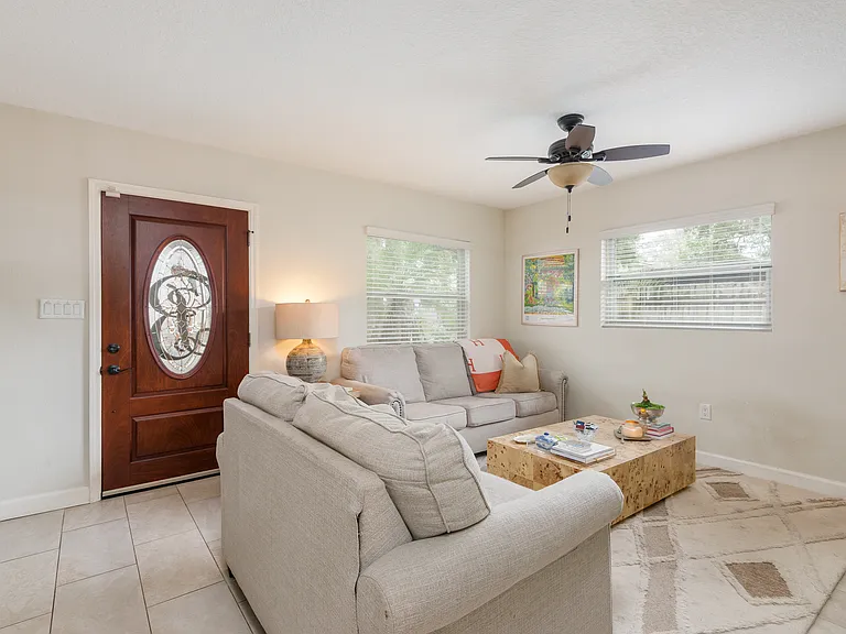 2407 S Harold Ave — Photo 3
