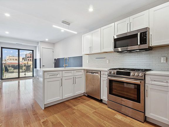 4th image of 21-17 31st Ave #3D