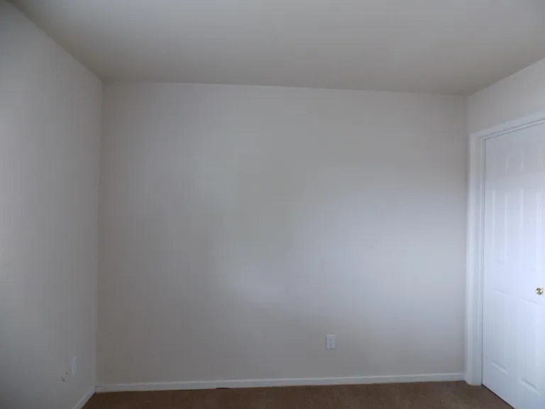 498 Hintz Ave — Photo 15