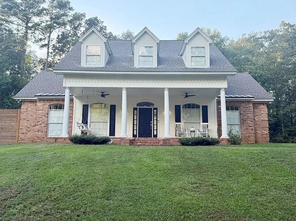302 Foxton Cv, Raymond, MS 39154