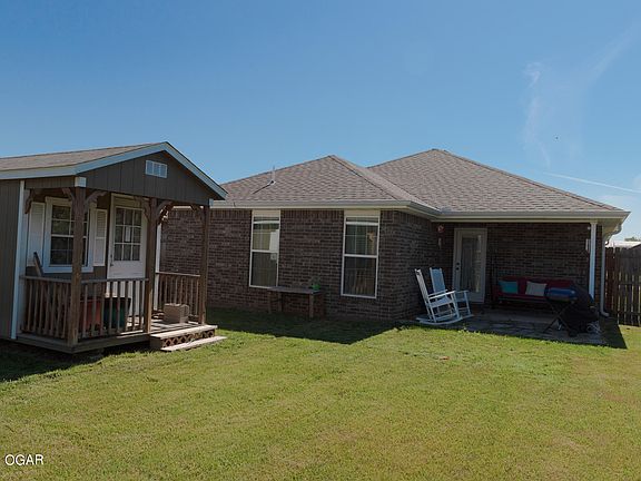 5th image of 1136 N Oak Way Dr