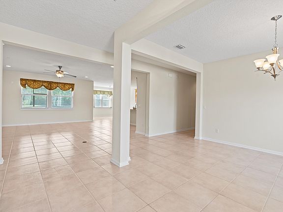 4th image of 322 Parkwood Cir
