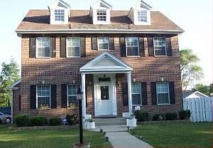 1st image of 128 E Pine Ave