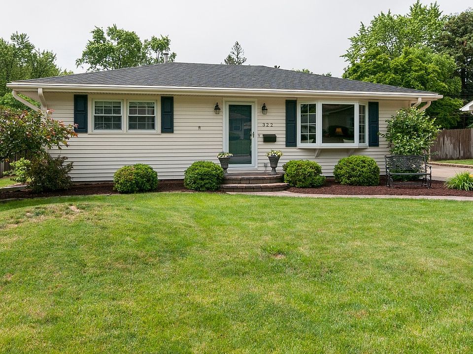 1st image of 322 Hillside Pl