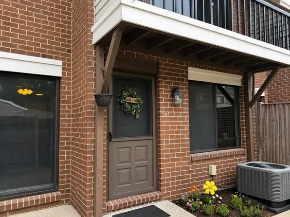 167 Greenbrook Dr #167, Stoughton, MA 02072