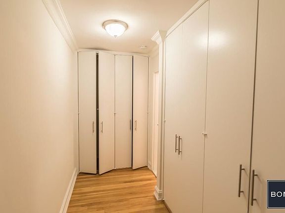4th image of 305 W 13th St APT 1F