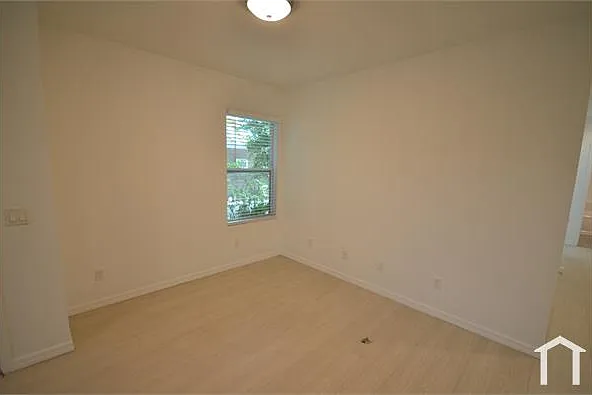3303 Armstrong Ct — Photo 13