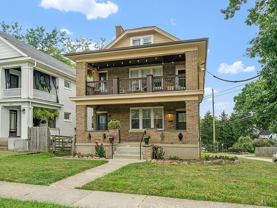 1326 Herschel #1 (Right door)